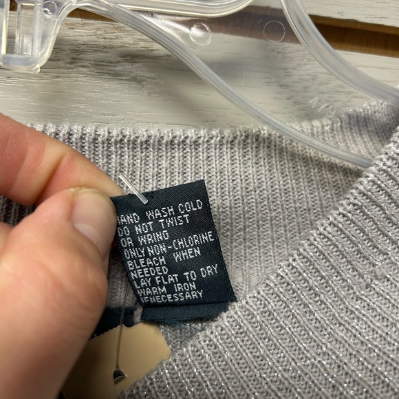 Gray Ribbed Women's Top - Picture 3 of 6